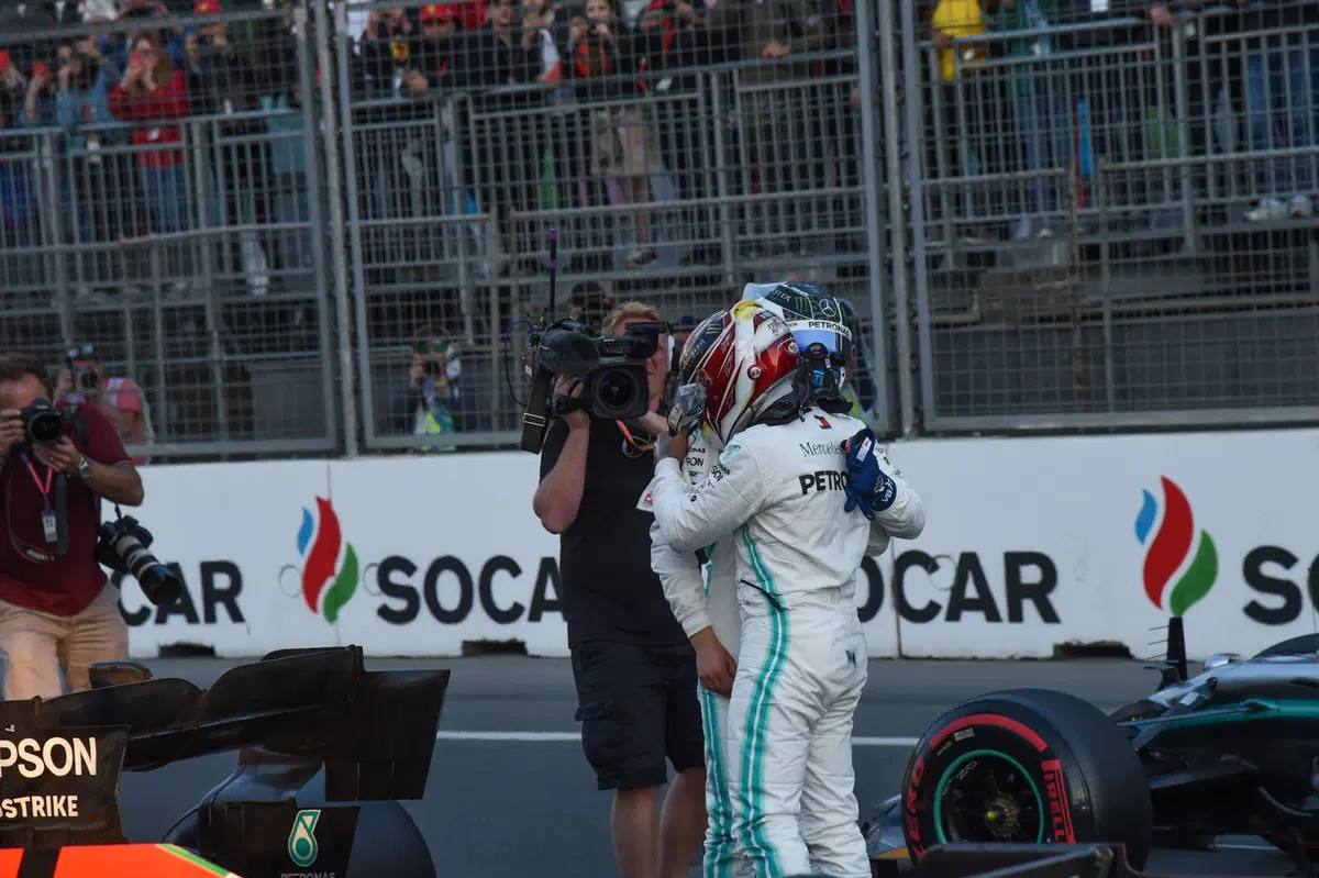 F1, GP Baku 2019: Ricciardo, tamponamento alla Di Maio (17)