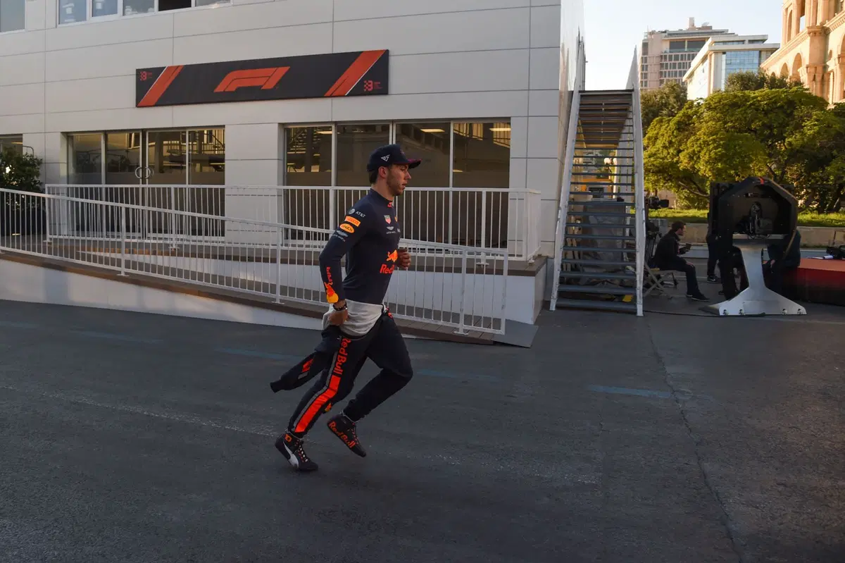 F1, GP Baku 2019: Ricciardo, tamponamento alla Di Maio (28)
