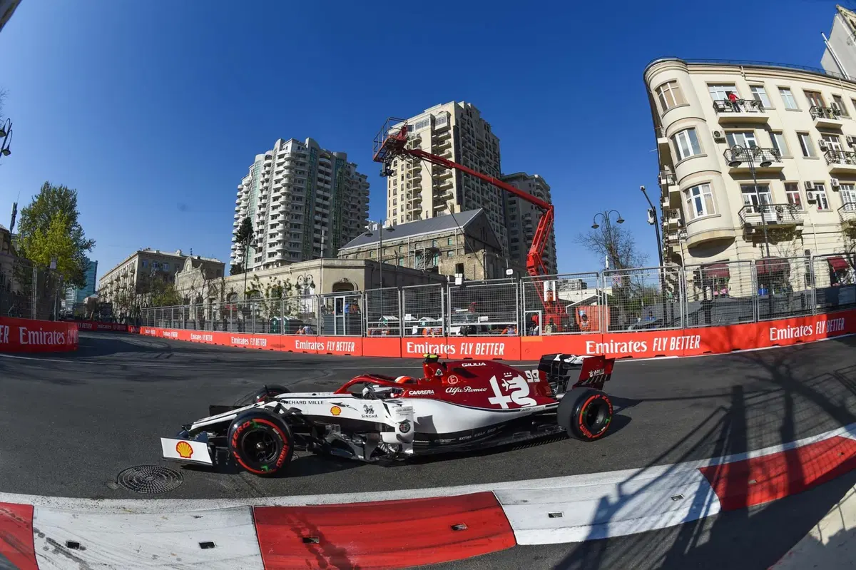 F1, GP Baku 2019: Ricciardo, tamponamento alla Di Maio (30)