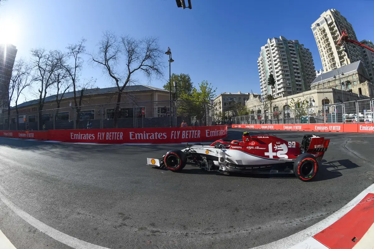 F1, GP Baku 2019: Ricciardo, tamponamento alla Di Maio (46)
