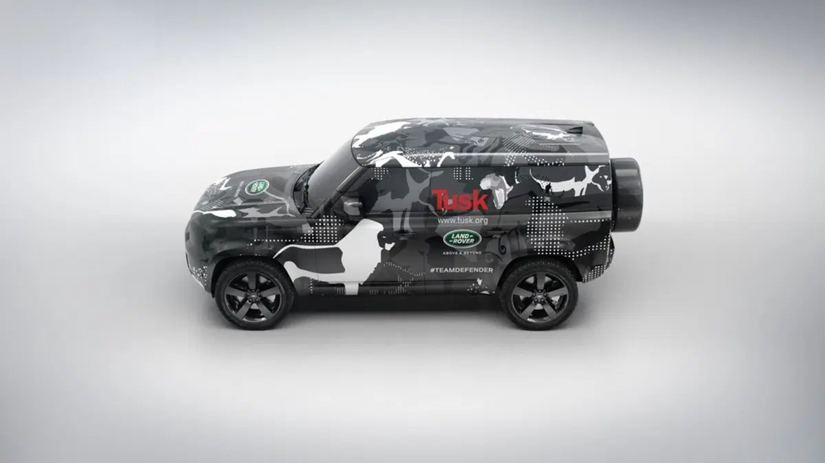 Land Rover Defender 2020, nuove immagini del prototipo (2)