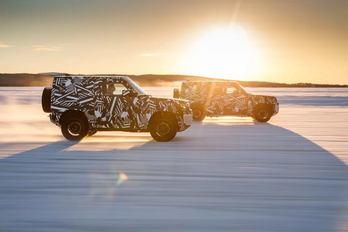 Land Rover Defender 2020, nuove immagini del prototipo (3)