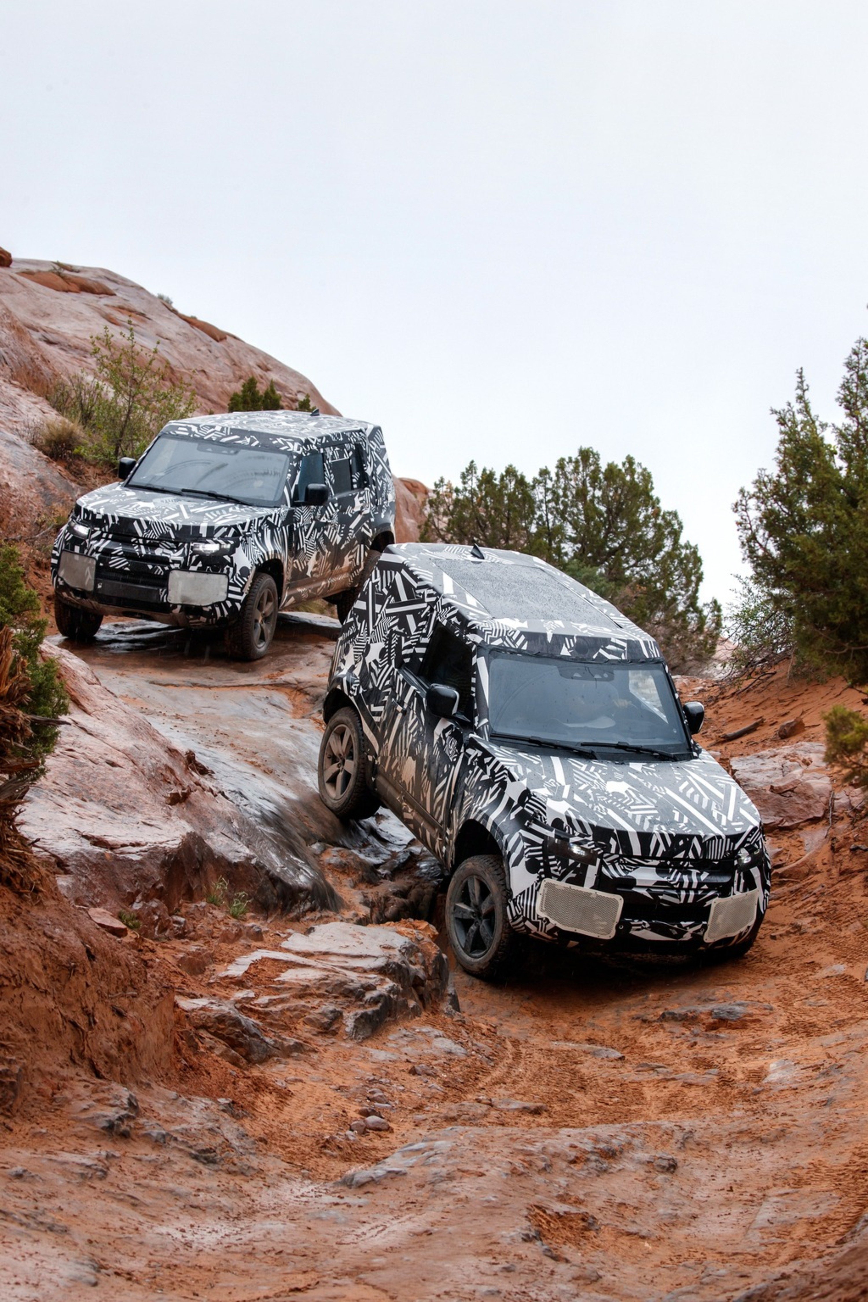 Land Rover Defender 2020, nuove immagini del prototipo