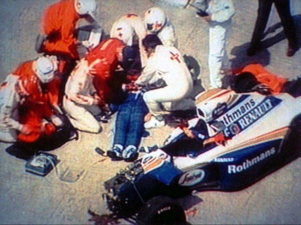 I drammatici momenti dei soccorsi a Senna ad Imola