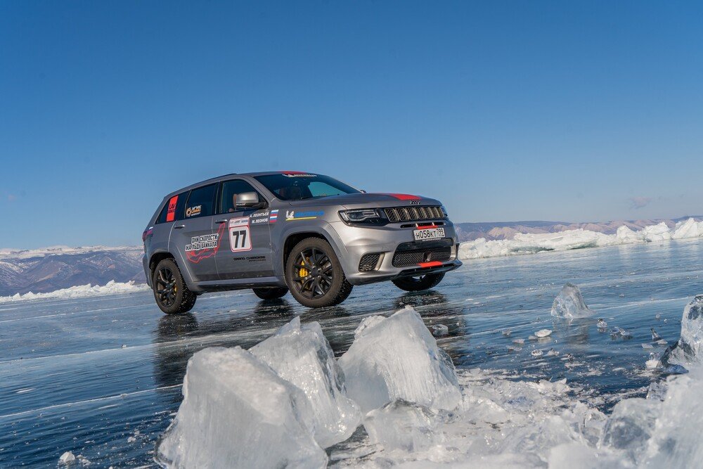 La Jeep Grand Cherokee Trackhawk ha conquistato il record di SUV pi&ugrave; veloce su ghiaccio: 280 km/h