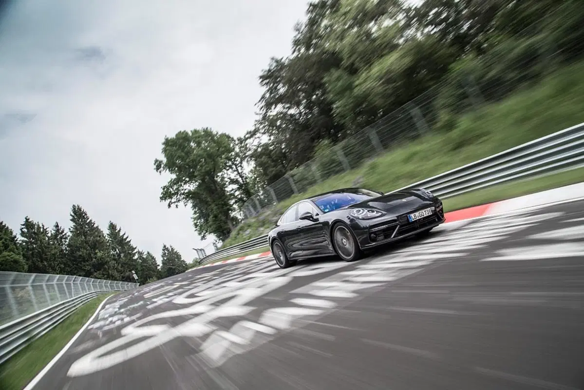 Porsche Panamera, 10 anni della berlina di Zuffenhausen (26)