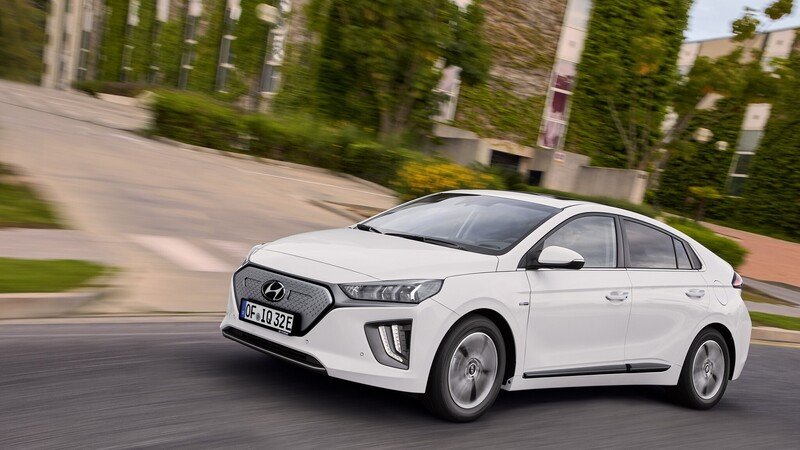 Hyundai Ioniq 2019: aggiornamenti estetici e tecnologici