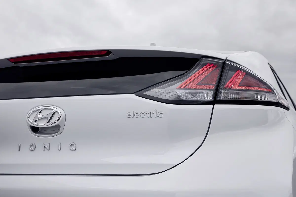 Hyundai Ioniq 2019: aggiornamenti estetici e tecnologici (6)