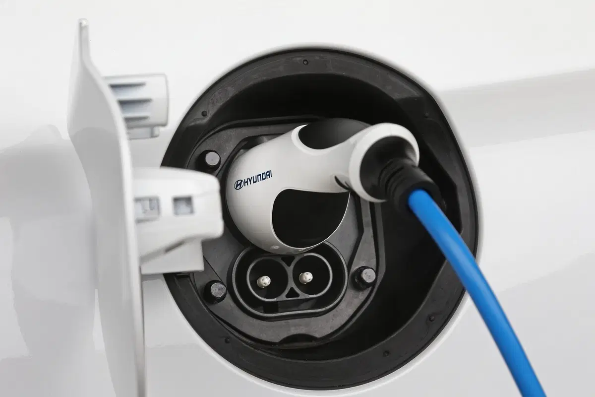Hyundai Ioniq 2019: aggiornamenti estetici e tecnologici (2)