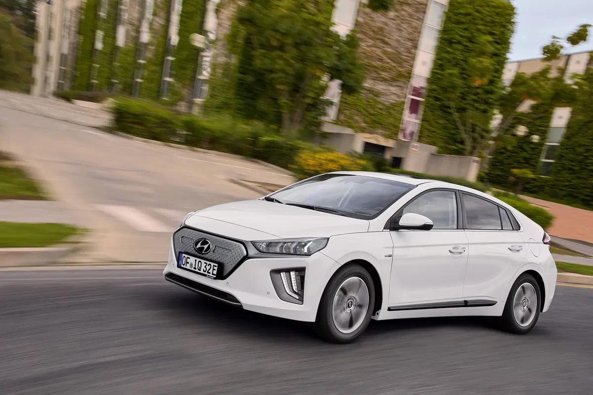 Hyundai Ioniq 2019: aggiornamenti estetici e tecnologici (4)