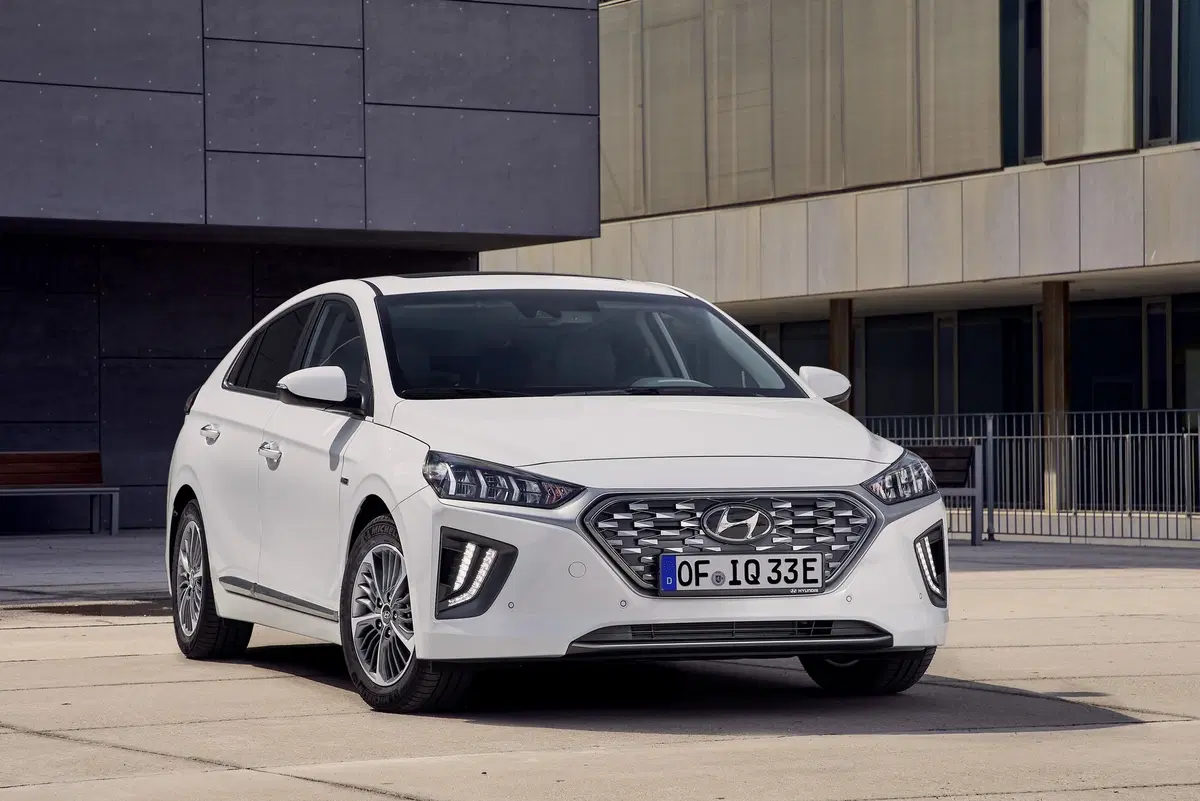 Hyundai Ioniq 2019: aggiornamenti estetici e tecnologici (14)