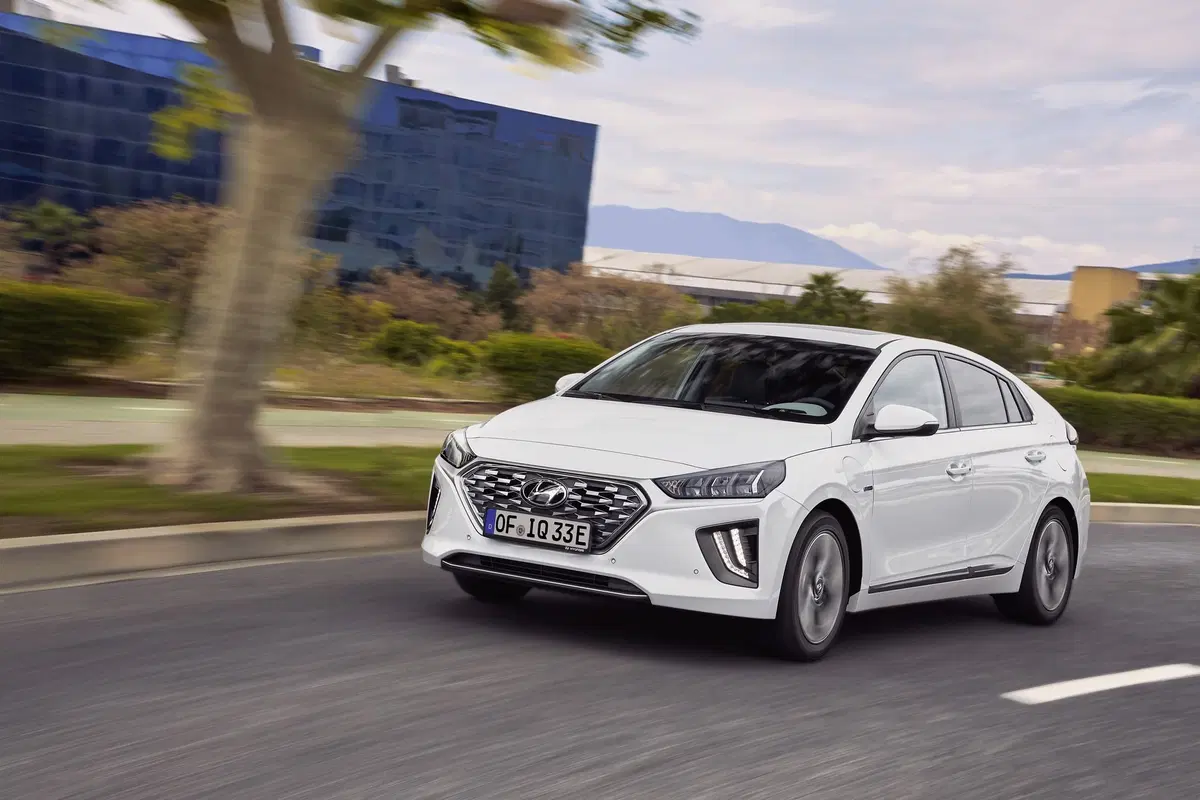 Hyundai Ioniq 2019: aggiornamenti estetici e tecnologici (5)