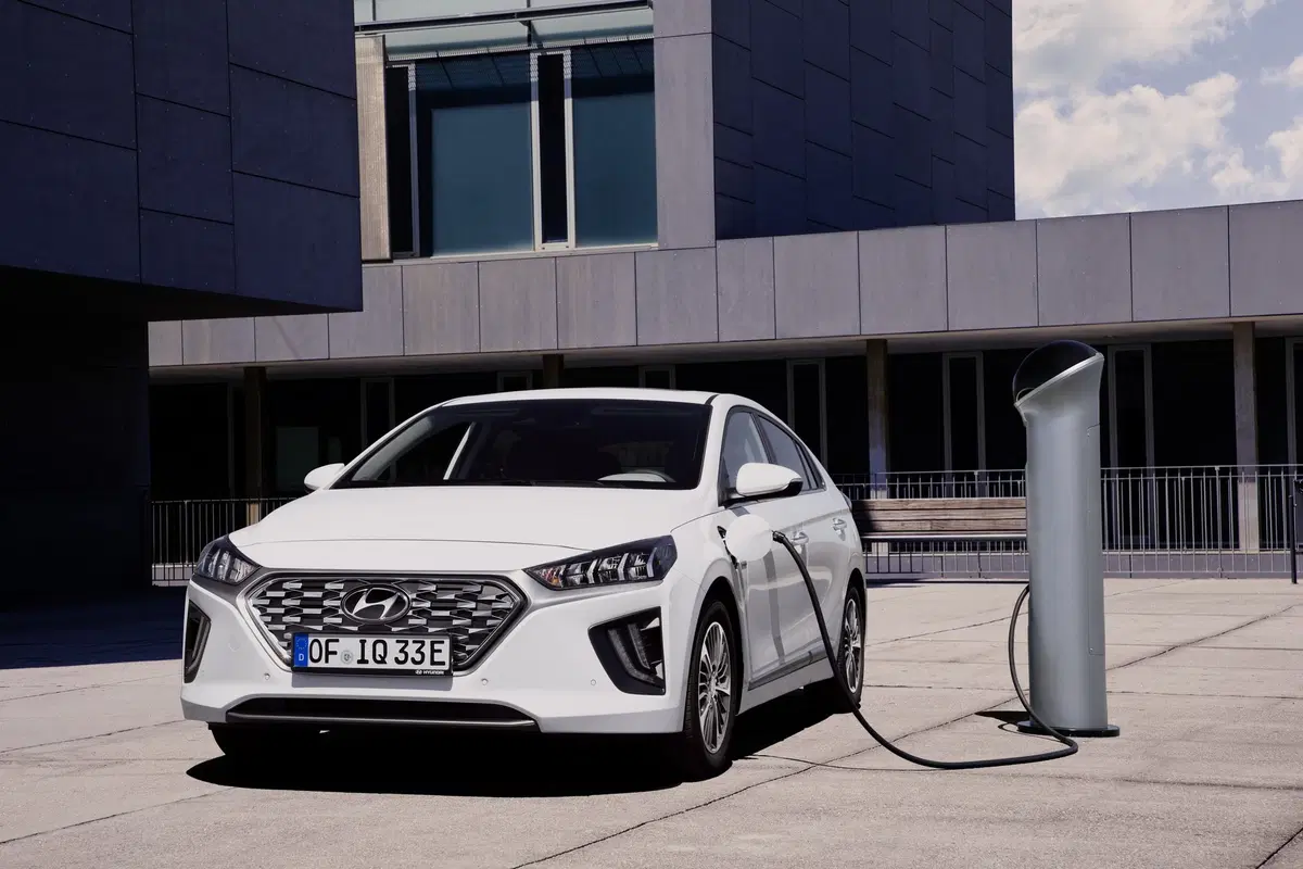 Hyundai Ioniq 2019: aggiornamenti estetici e tecnologici (6)