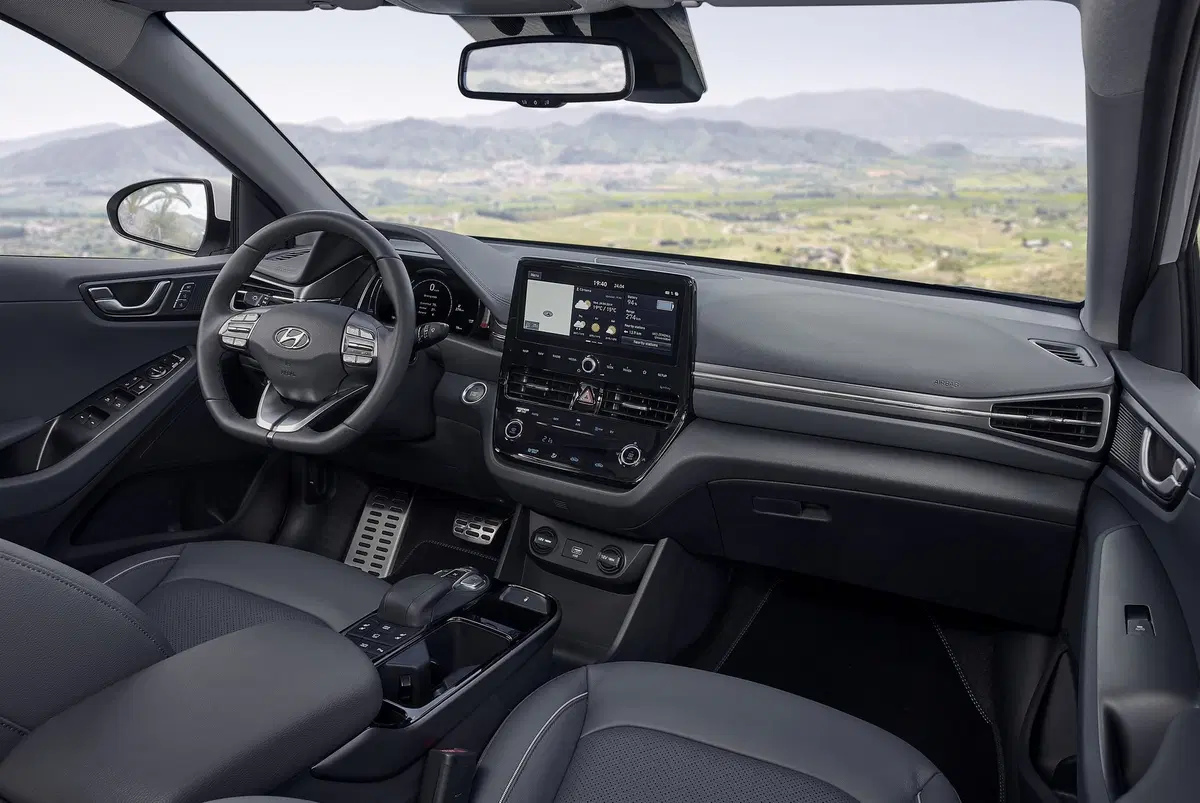 Hyundai Ioniq 2019: aggiornamenti estetici e tecnologici (3)