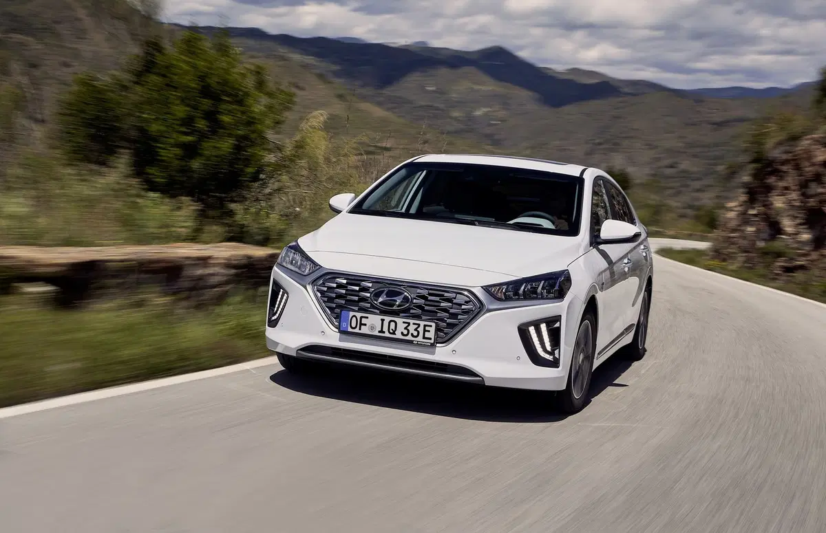 Hyundai Ioniq 2019: aggiornamenti estetici e tecnologici (9)
