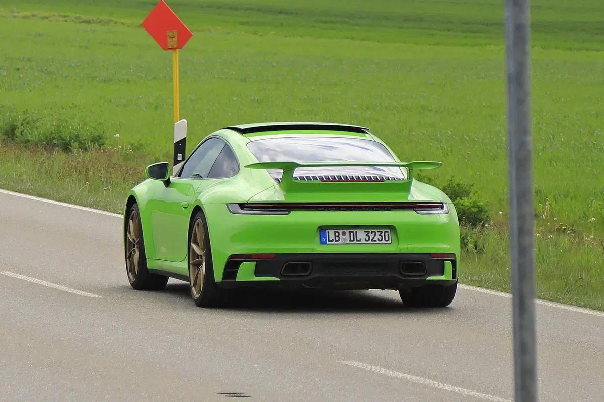 Porsche 911 992 GTS 2019: potrebbe essere lei? [Foto spia] (2)