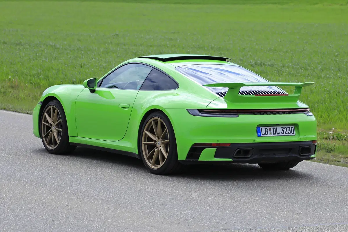 Porsche 911 992 GTS 2019: potrebbe essere lei? [Foto spia] (6)