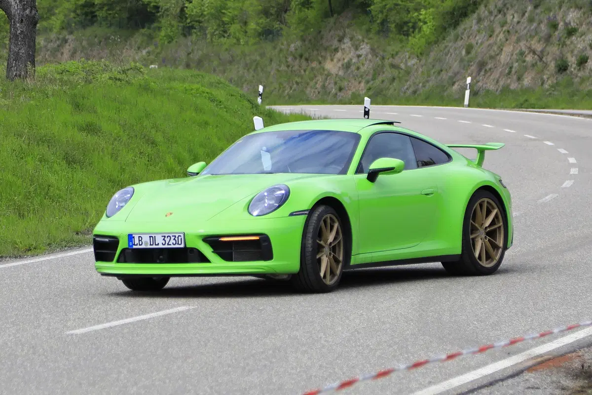 Porsche 911 992 GTS 2019: potrebbe essere lei? [Foto spia] (7)