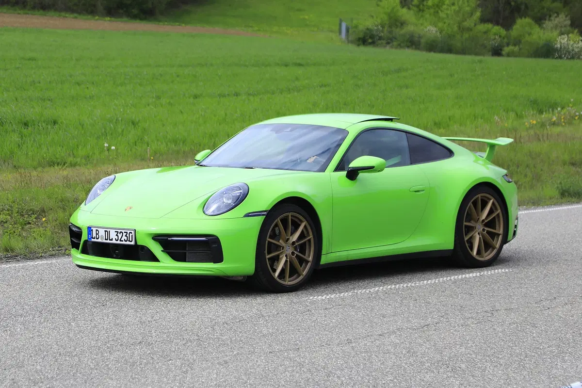 Porsche 911 992 GTS 2019: potrebbe essere lei? [Foto spia] (9)