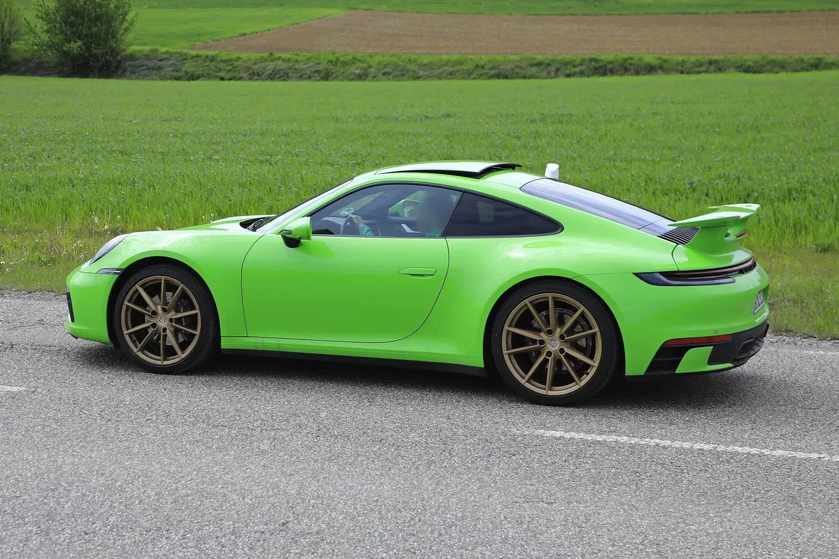 Porsche 911 992 GTS 2019: potrebbe essere lei? [Foto spia] (8)