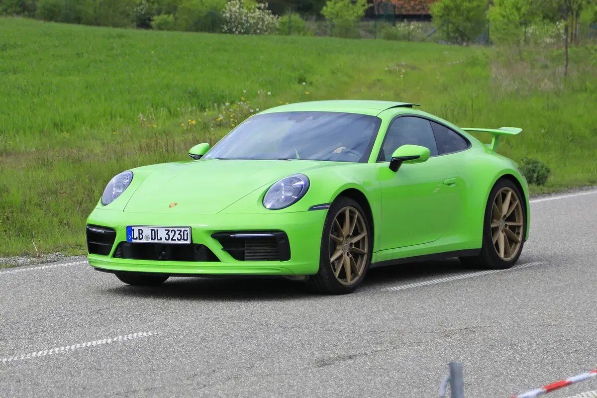 Porsche 911 992 GTS 2019: potrebbe essere lei? [Foto spia] (3)
