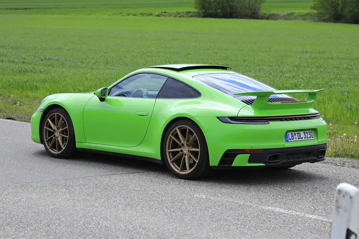 Porsche 911 992 GTS 2019: potrebbe essere lei? [Foto spia] (10)