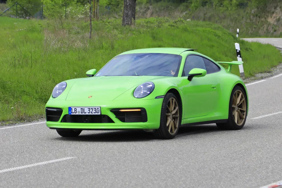 Porsche 911 992 GTS 2019: potrebbe essere lei? [Foto spia] (11)