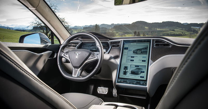 Tesla: 1&deg; tra gli infotainment pi&ugrave; graditi dagli automobilisti