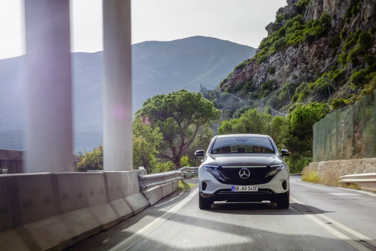 Mercedes EQC: via alla produzione e agli ordini del SUV elettrico (6)