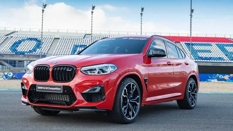 BMW X4 M Competition: in premio al pilota MotoGP 2019 con pi&ugrave; pole