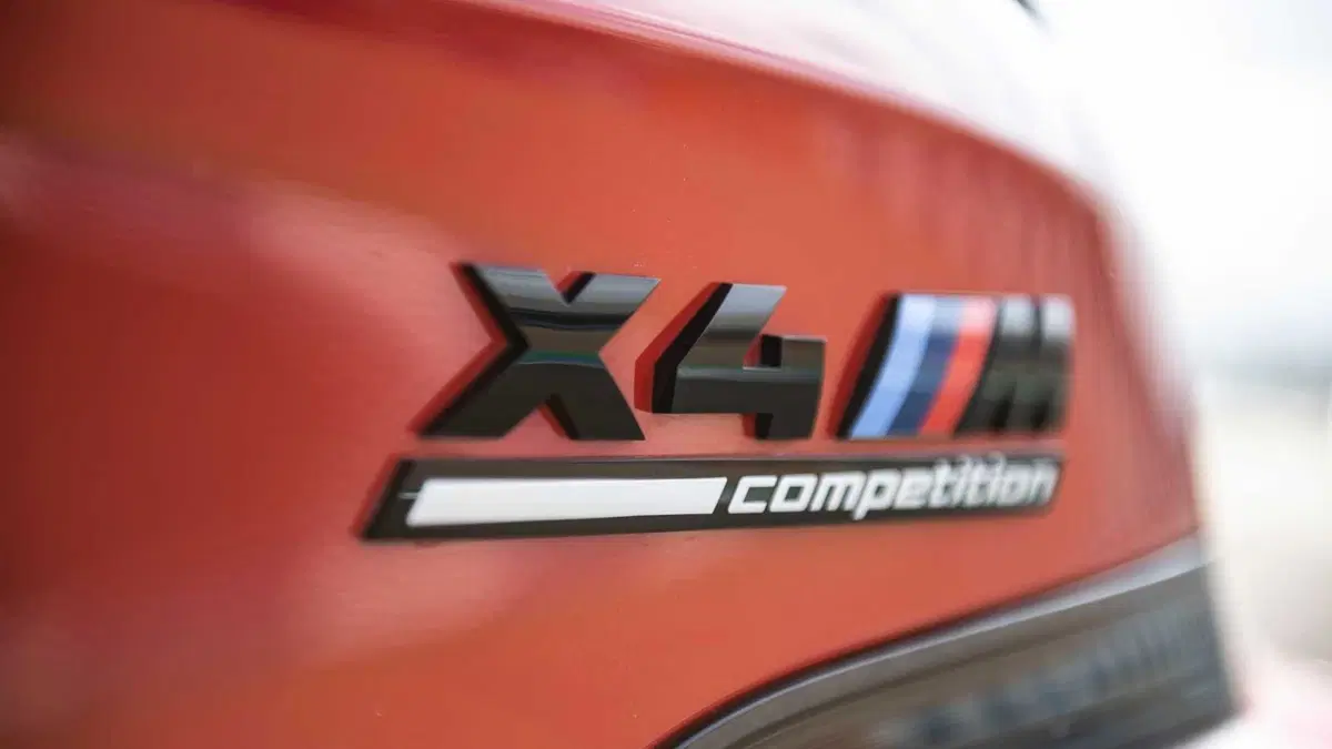 BMW X4 M Competition: in premio al pilota MotoGP 2019 con più pole (7)