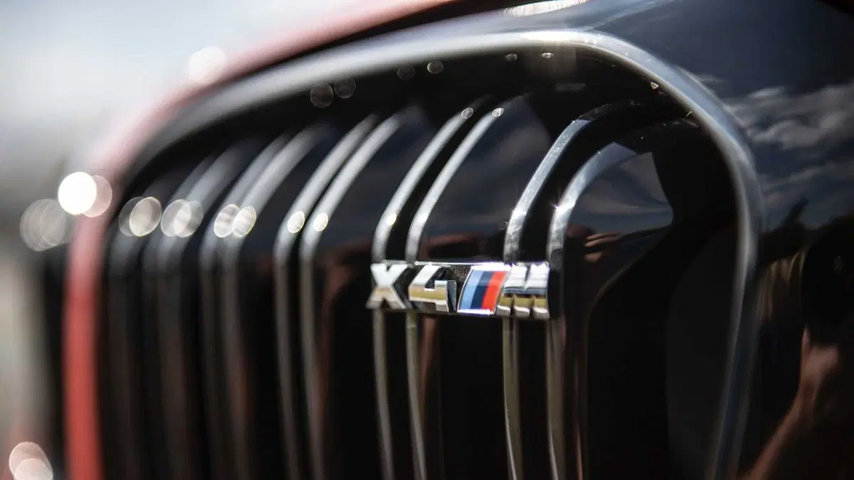 BMW X4 M Competition: in premio al pilota MotoGP 2019 con più pole (4)