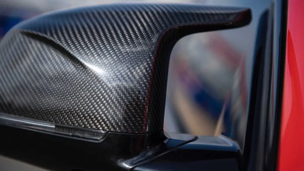 BMW X4 M Competition: in premio al pilota MotoGP 2019 con più pole (5)