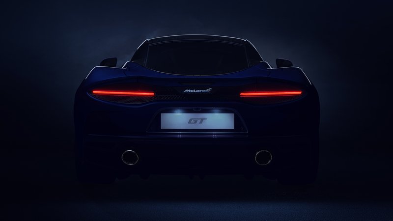 McLaren GT, debutto il 15 maggio: il teaser