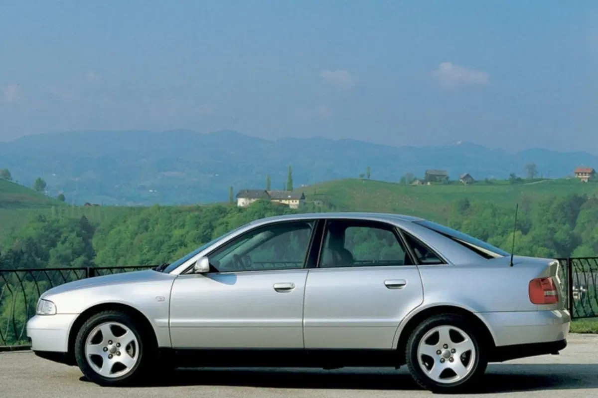 Audi A4: come è cambiata in 25 anni di storia! (3)