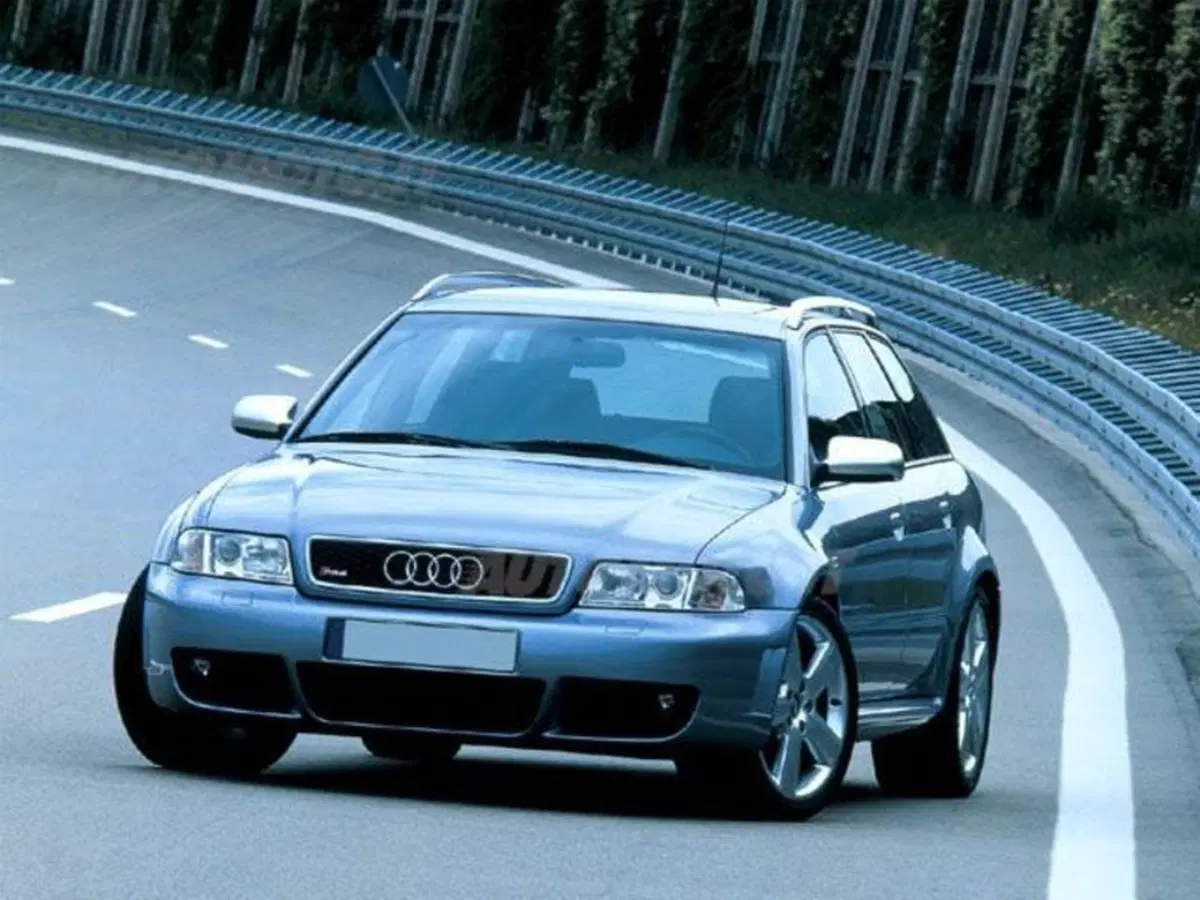 Audi A4: come è cambiata in 25 anni di storia! (4)
