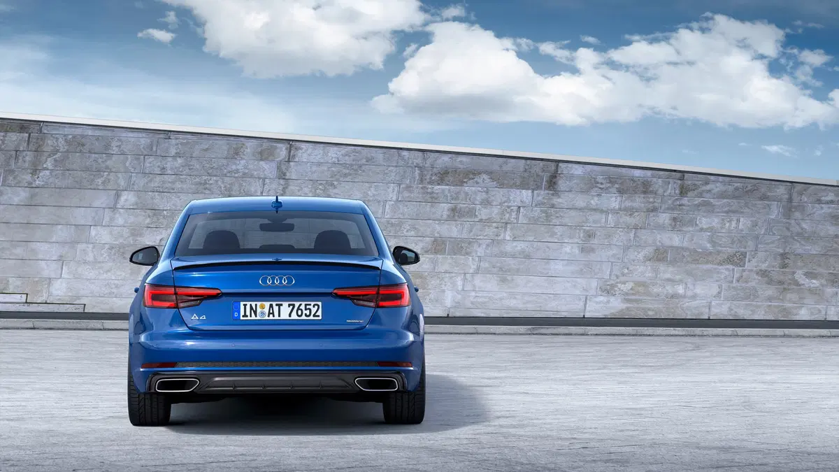 Audi A4: come è cambiata in 25 anni di storia! (2)