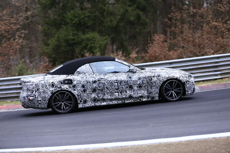 La futura BMW Serie 4 Cabrio avvista al Ring