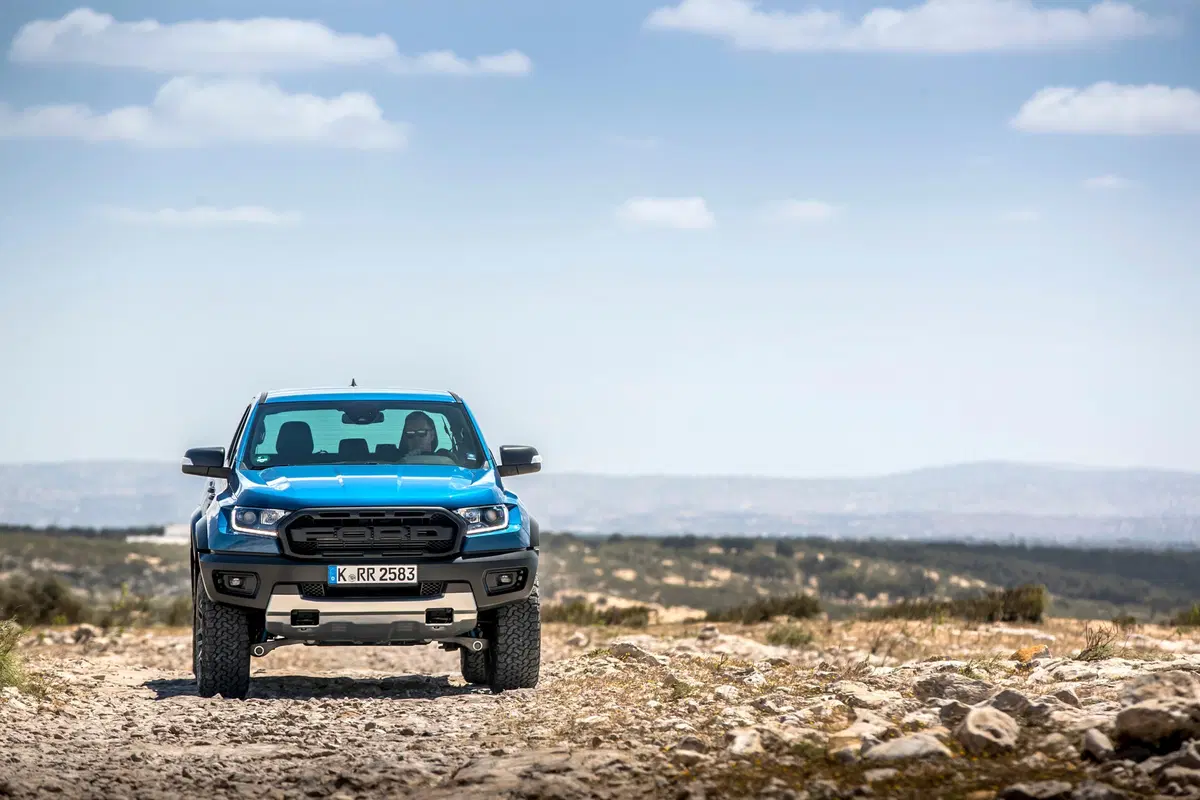 Ford Ranger Raptor 2019. Look e prestazioni da F150, ma euro friendly (12)