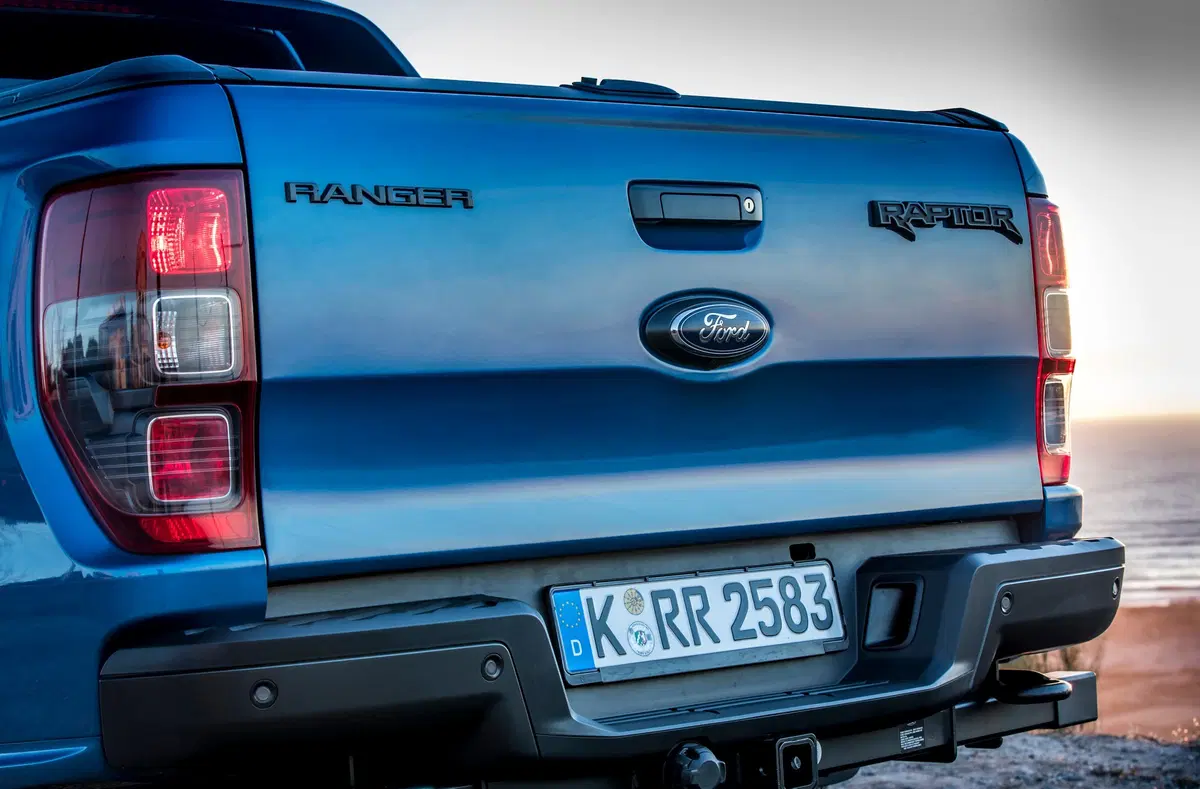 Ford Ranger Raptor 2019. Look e prestazioni da F150, ma euro friendly (15)