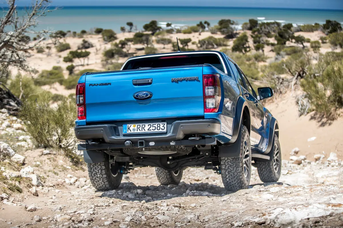 Ford Ranger Raptor 2019. Look e prestazioni da F150, ma euro friendly (19)