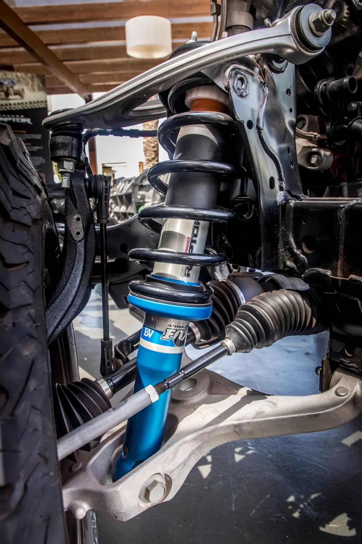 Ford Ranger Raptor 2019. Look e prestazioni da F150, ma euro friendly (31)