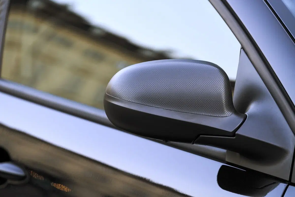 Lancia Ypsilon Black and Noir, la cittadina glamour [Video] (6)