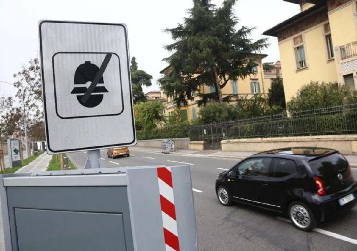 Multato per l'autovelox, era in carcere: alla guida un agente?