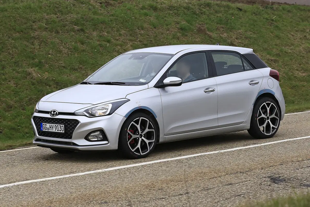 Hyundai i20 N: sarà lei la prossima sportiva coreana? [Foto spia] (12)