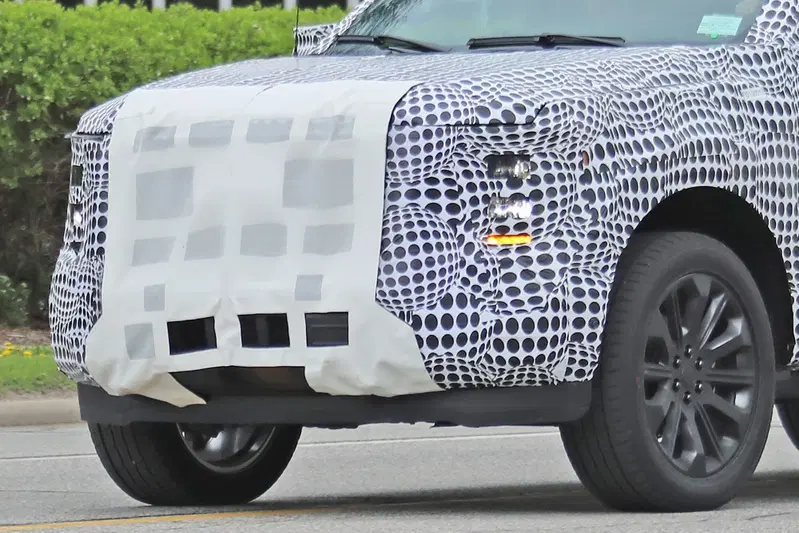 Il muso del futuro Ford F-150 &egrave; stato completamente coperto
