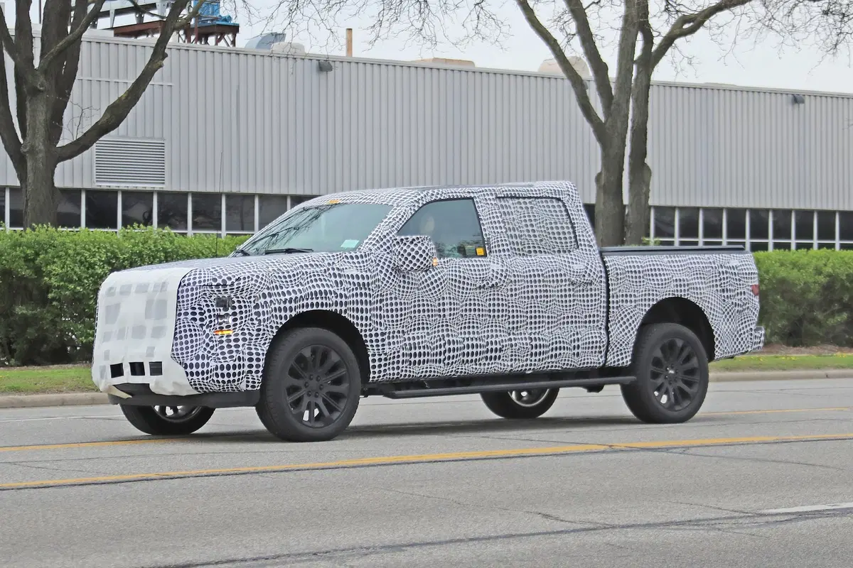 Ford F-150: verso la futura generazione [Foto spia] (18)