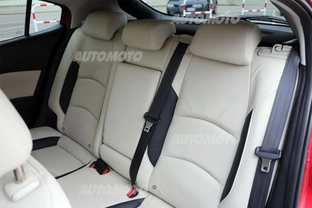 Mazda3 Skyactiv-D (23)