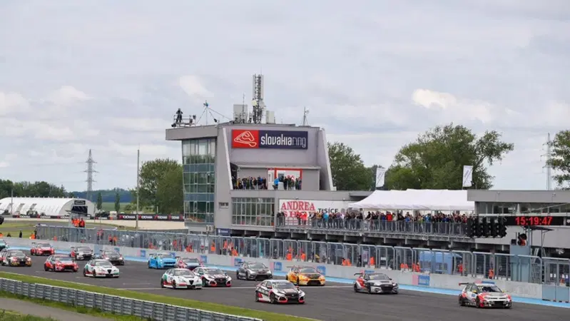 WTCR 2019, Slovakiaring, Gara2: vince Girolami, Ceccon (Alfa) 3&deg;