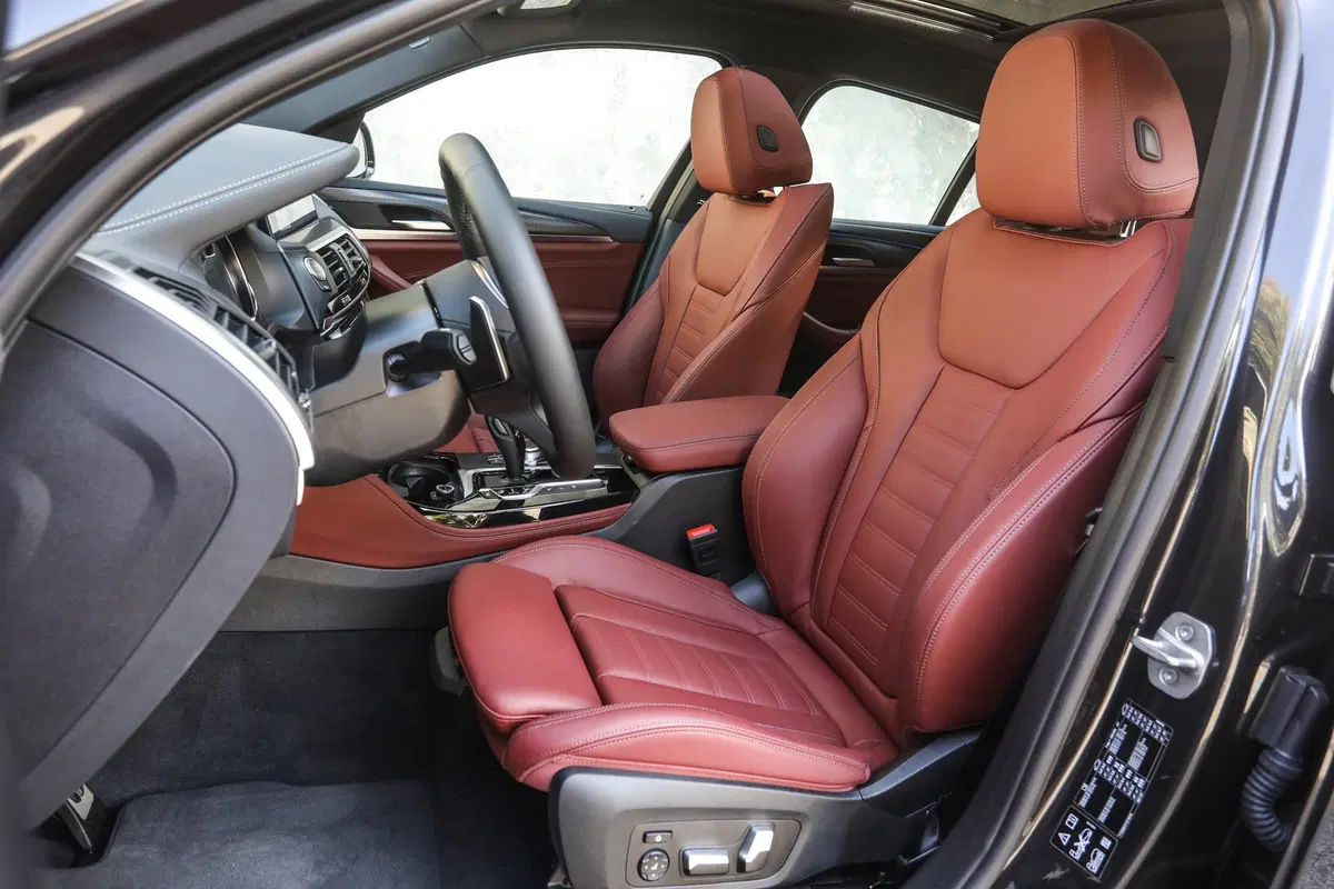 BMW X4 2018. Veste sportiva con un carattere docile e comfortevole (10)